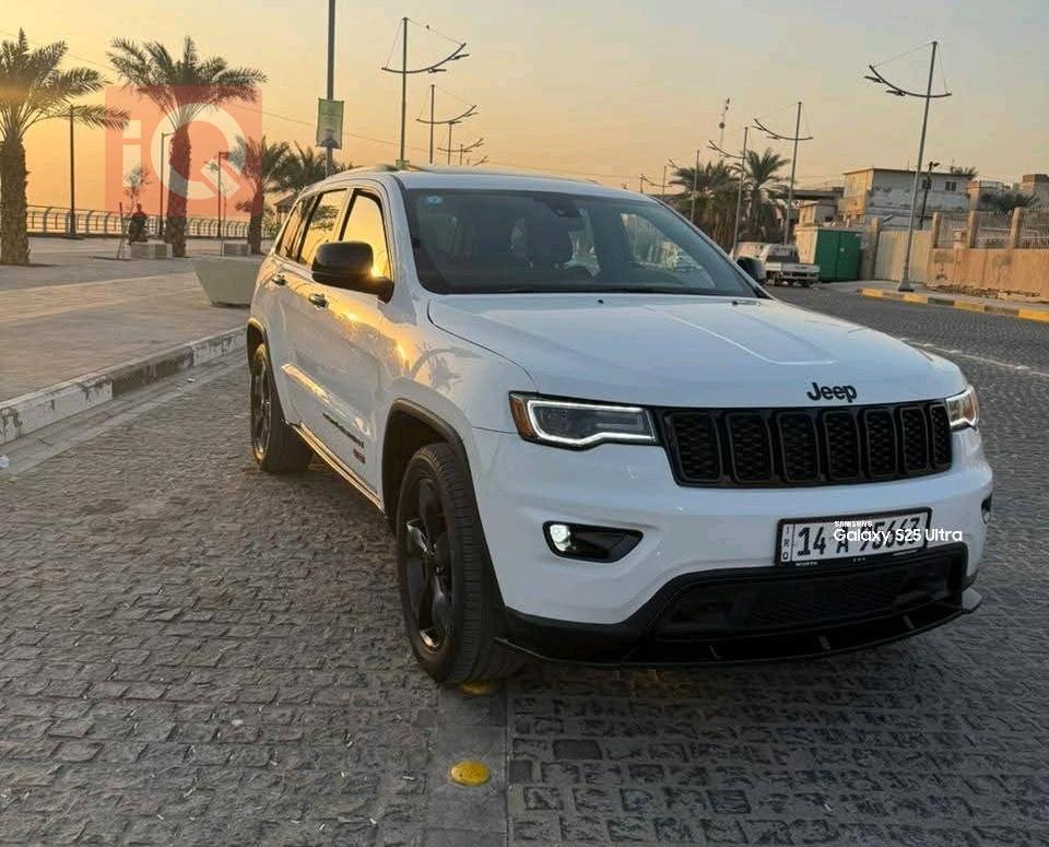 جیپ گراند شیرۆکی